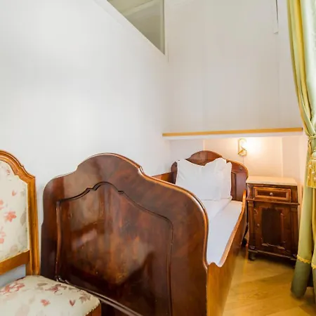 Kronhaus Guest house