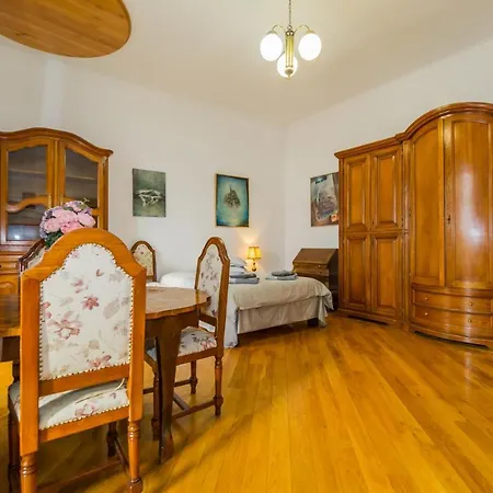 Kronhaus 3*
