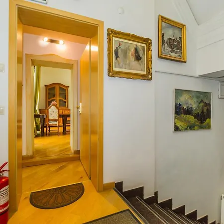 Kronhaus Guest house