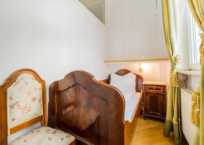 Kronhaus Guest house